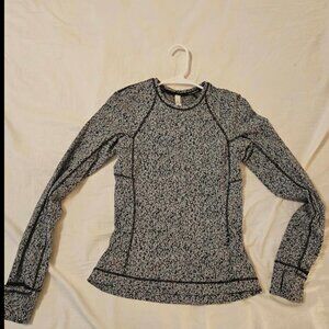 Women's Size 4 Lululemon Long Sleeve Black and White Shirt